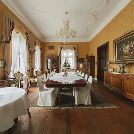Lägenhetshotell Palac Gruszow Świdnica