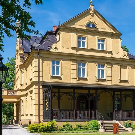 Pałac Gruszów Hotel apartamentowy *