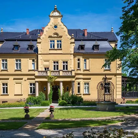 Palac Gruszow Lägenhetshotell Świdnica