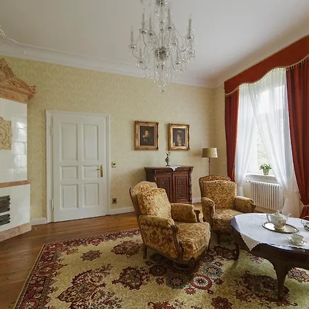 Lägenhetshotell Palac Gruszow 4*