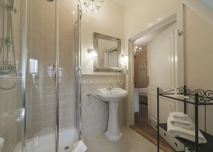 Hotel apartamentowy Pałac Gruszów Świdnica